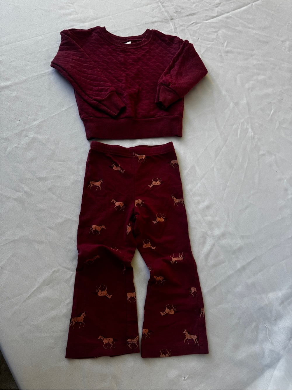 Kids Quilted Maroon Sweatshirt & Horse-Print Pants Set girls size 24 months